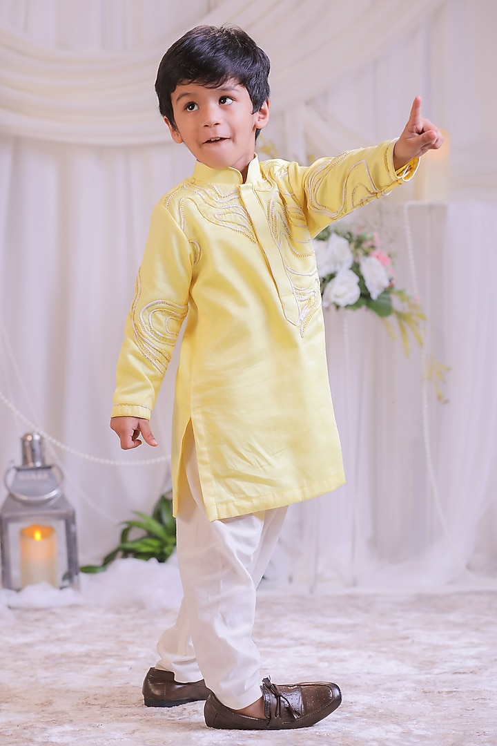Lemon Yellow Butter Cotton Shibori Kurta Set For Boys by Li'l Angels at Pernia's Pop Up Shop