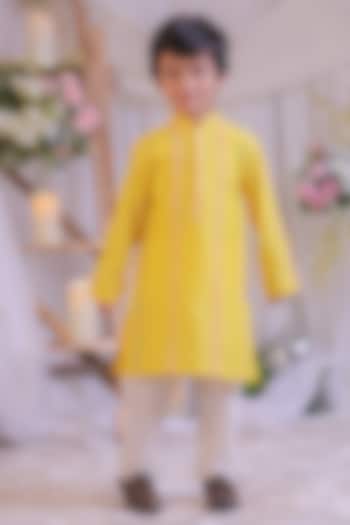 Yellow Chanderi Silk Kurta Set For Boys by Li'l Angels at Pernia's Pop Up Shop
