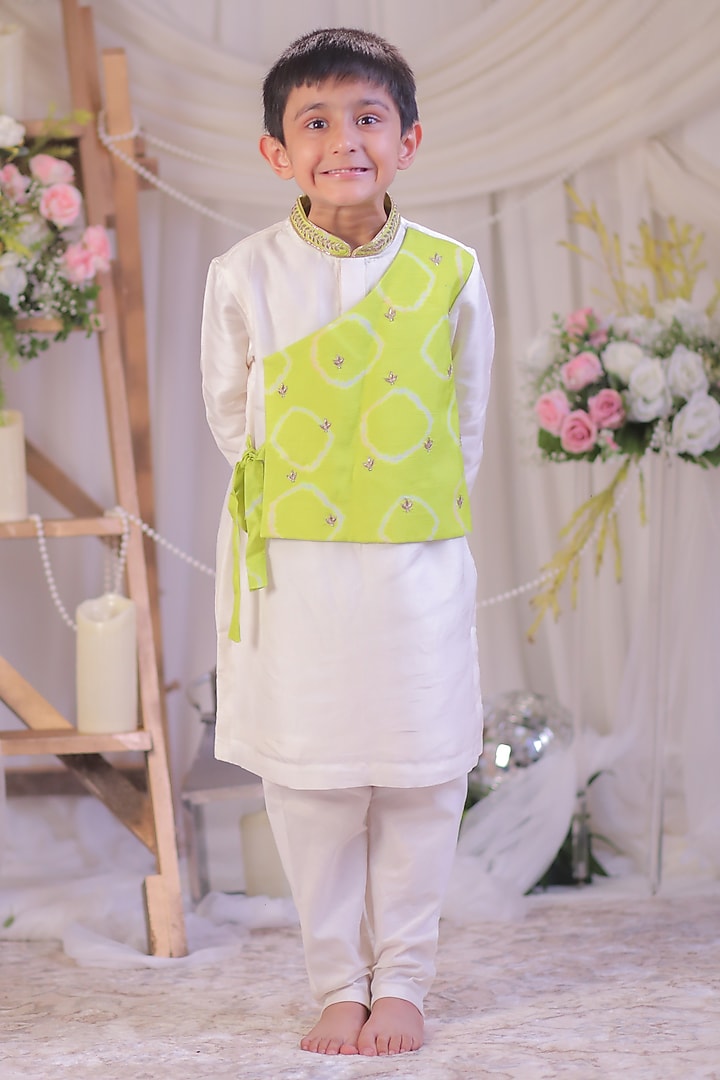 Green & White Roman Silk Bandhej Work Kurta Set For Boys by Li'l Angels at Pernia's Pop Up Shop