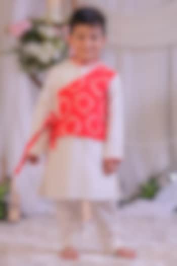Red & White Roman Silk Bandhej Work Kurta Set For Boys by Li'l Angels at Pernia's Pop Up Shop