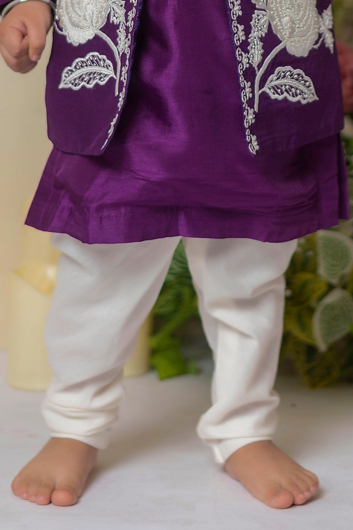 Purple Embroidered Bundi Jacket With Kurta Set For Boys by Li'l Angels at Pernia's Pop Up Shop