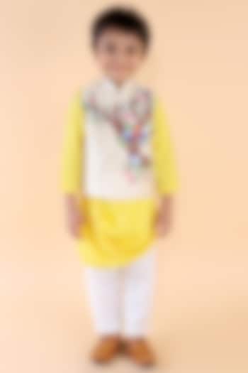 White Embroidered Nehru Jacket With Kurta Set For Boys by Li'l Angels