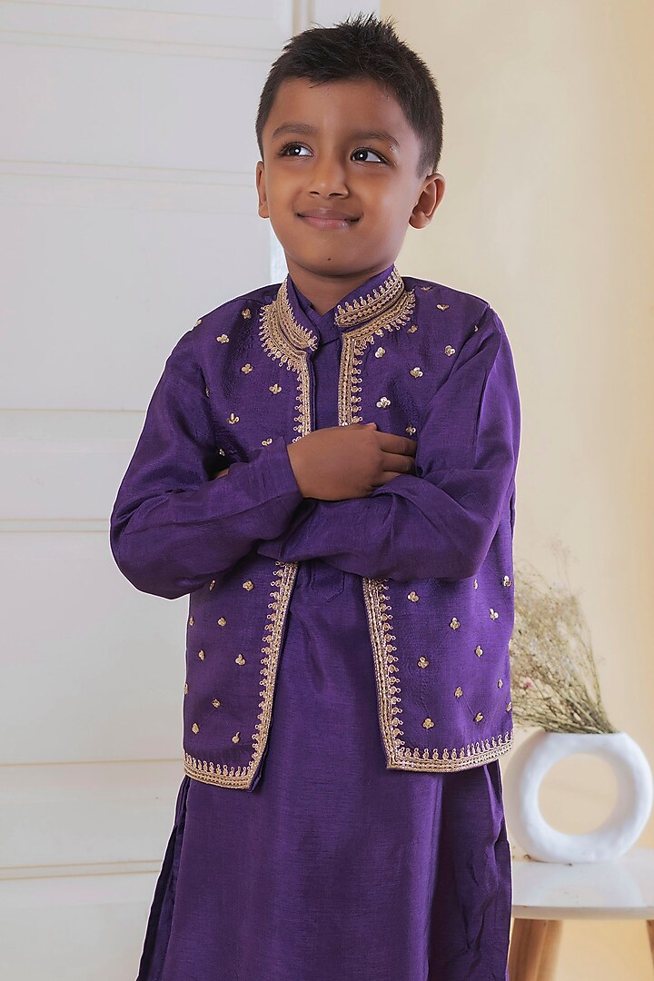 Purple Embroidered Bundi Jacket With Kurta Set For Boys by Li'l Angels at Pernia's Pop Up Shop