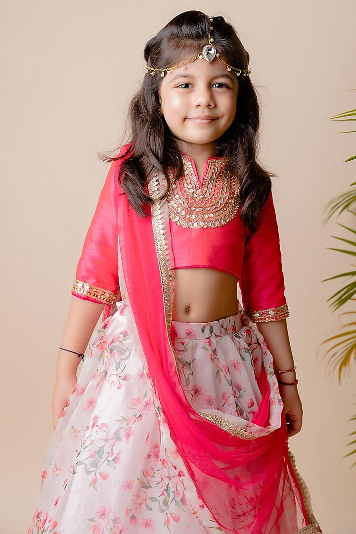 Pink Floral Printed Lehenga Set For Girls by Li'l Angels at Pernia's Pop Up Shop