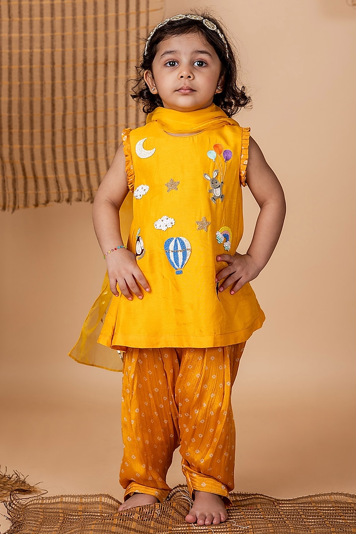 Yellow Roman Silk Embroidered Kurta Set For Girls by Li'l Angels at Pernia's Pop Up Shop