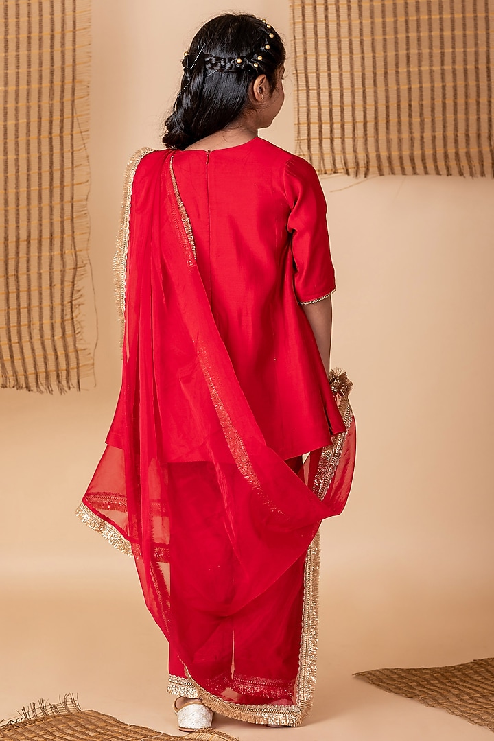 Red Roman Silk Embroidered Kurta Set For Girls by Li'l Angels at Pernia's Pop Up Shop