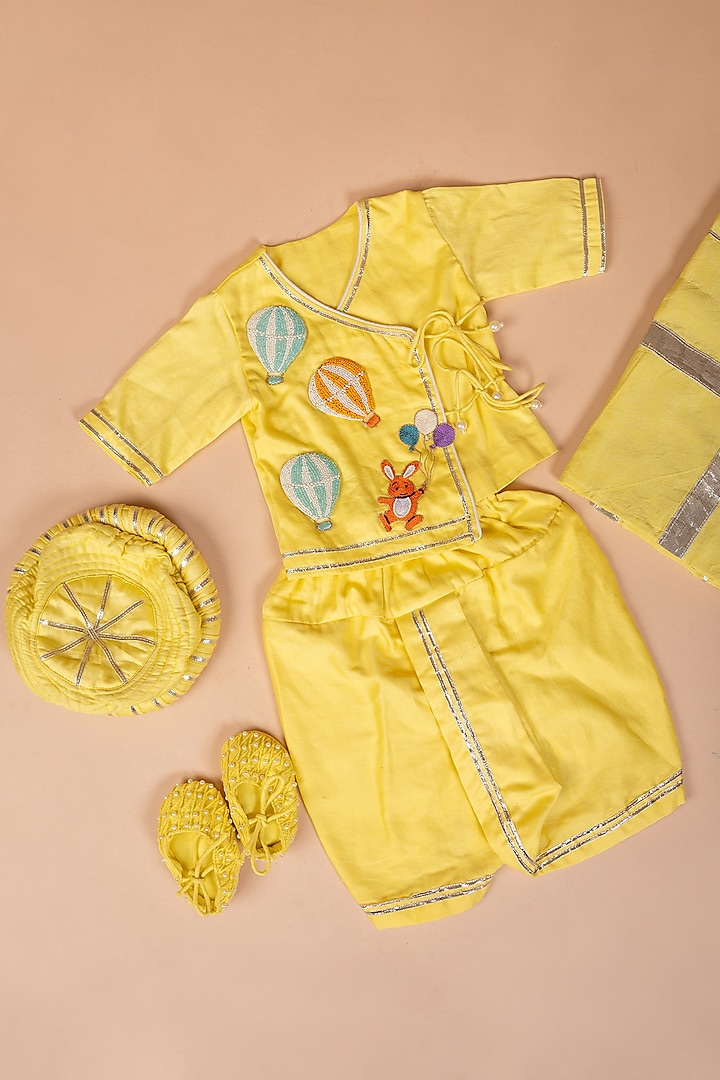 Yellow Silk Kurta Set Gift Hamper For Boys by Li'l Angels at Pernia's Pop Up Shop