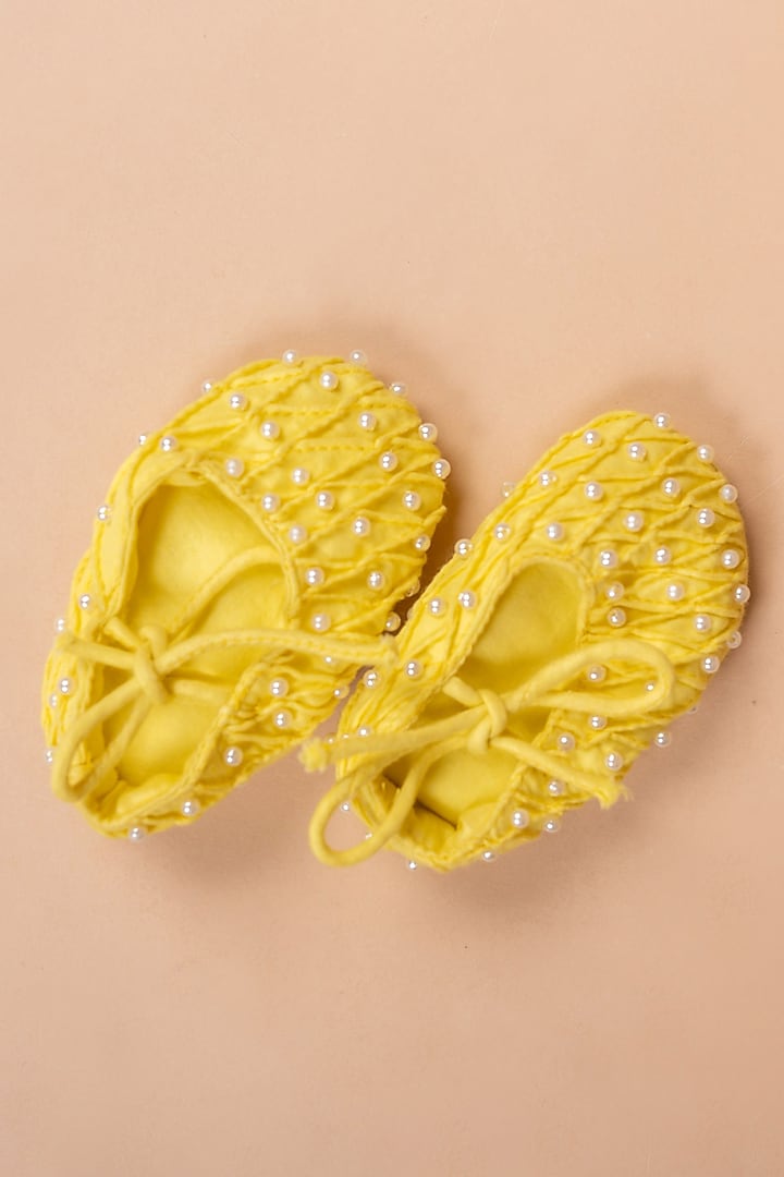 Yellow Silk Kurta Set Gift Hamper For Boys by Li'l Angels at Pernia's Pop Up Shop