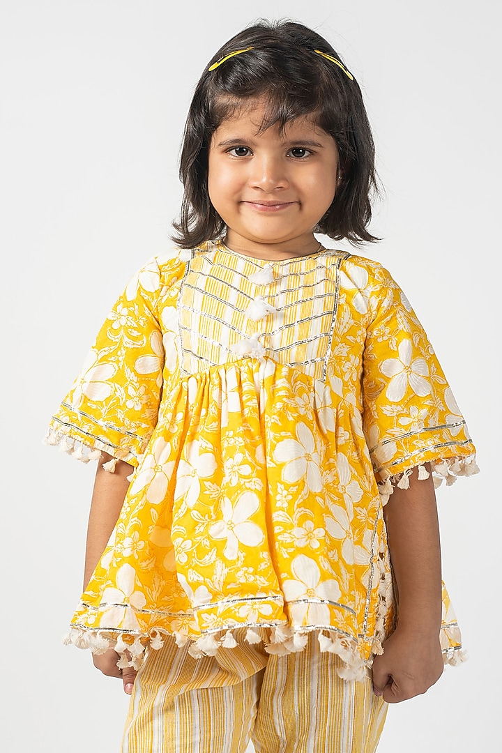 Yellow Cotton Kurta Set For Girls by Lilglam at Pernia's Pop Up Shop