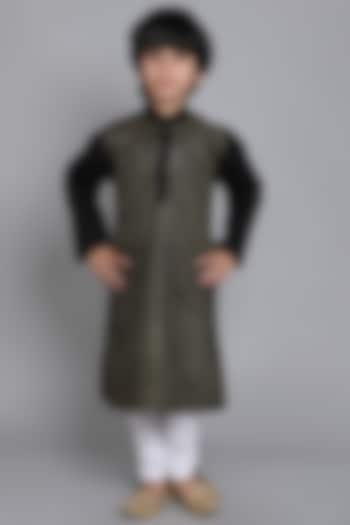 Black Pure Linen Zari Embroidered Kurta Set For Boys by Little Clothings