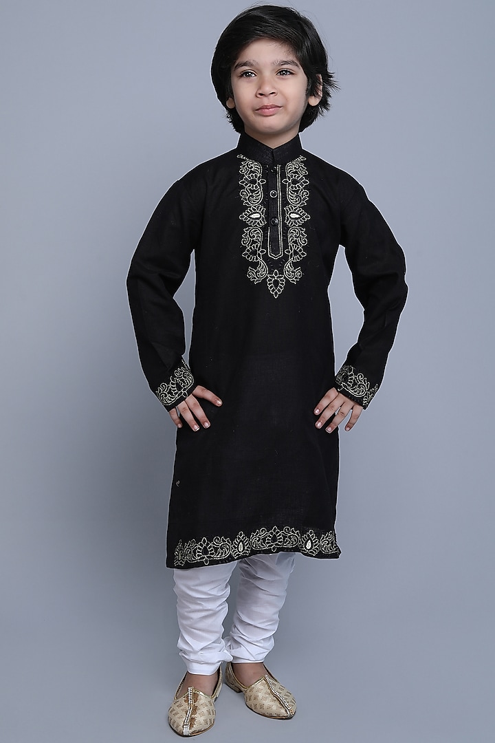 Black Linen Zari & Thread Kurta Set For Boys by Little Clothings