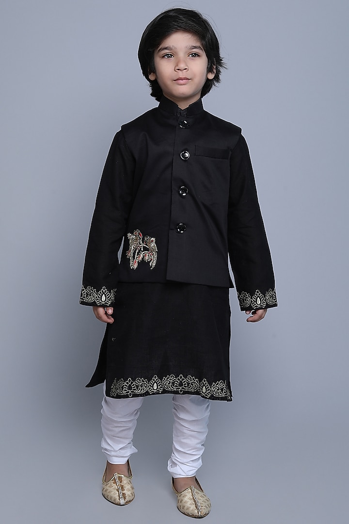 Black Linen Zari & Thread Nehru Jacket Set For Boys by Little Clothings