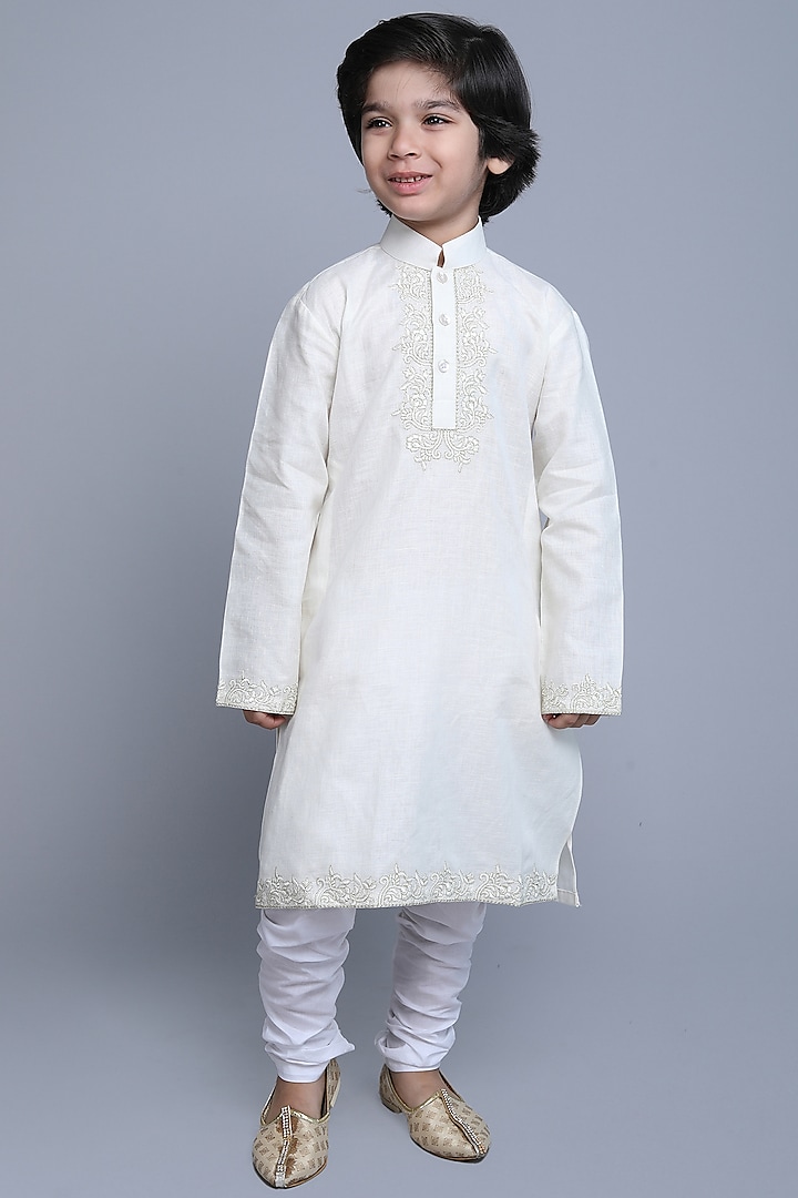 White Linen Zari & Thread Kurta Set For Boys by Little Clothings