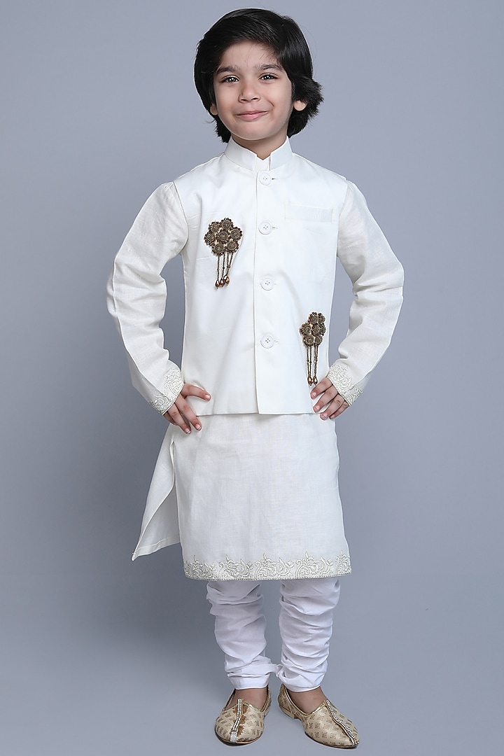 White Linen Zari & Thread Nehru Jacket Set For Boys by Little Clothings