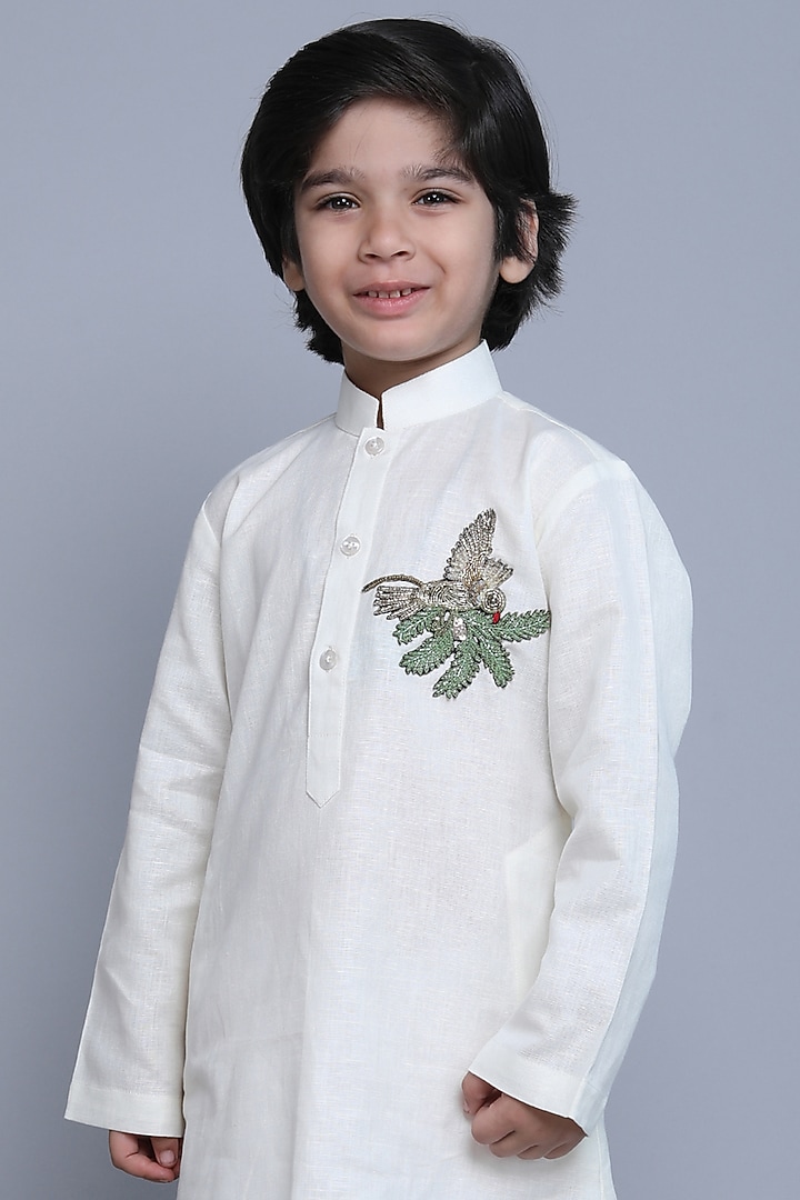 Off-White Linen Hand Embroidered Kurta Set by Little Clothings at Pernia's Pop Up Shop