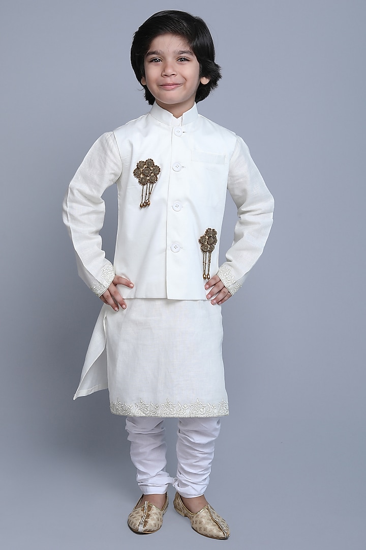 White Cotton Silk Thread & Zari Embroidered Nehru Jacket For Boys by Little Clothings at Pernia's Pop Up Shop