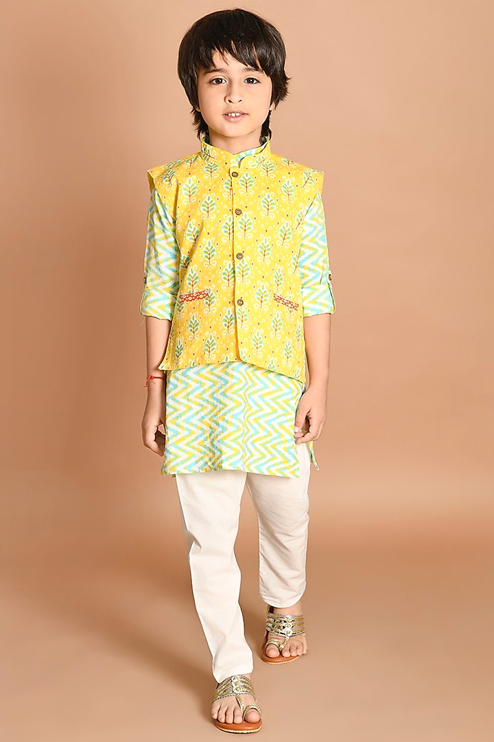 Green Cotton Kurta Set With Bundi Jacket For Boys by LIL PITAARA