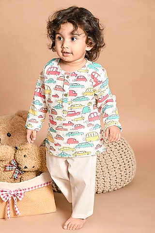 Red & White Car Printed Kurta Set by LIL PITAARA