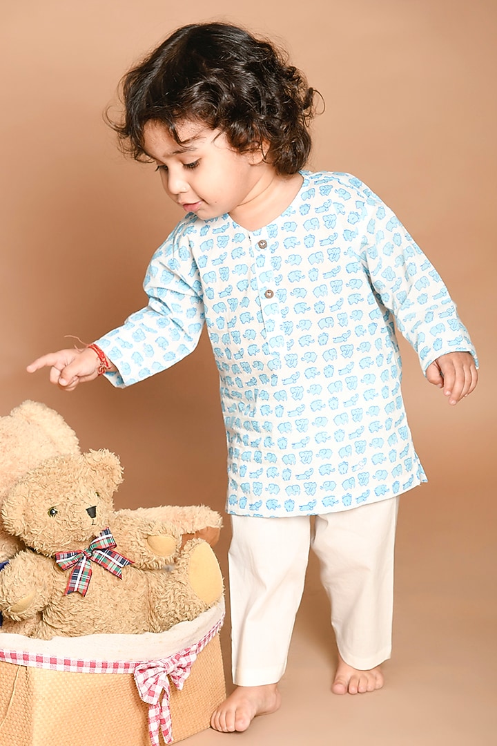 Blue Car Printed Kurta Set by LIL PITAARA at Pernia's Pop Up Shop