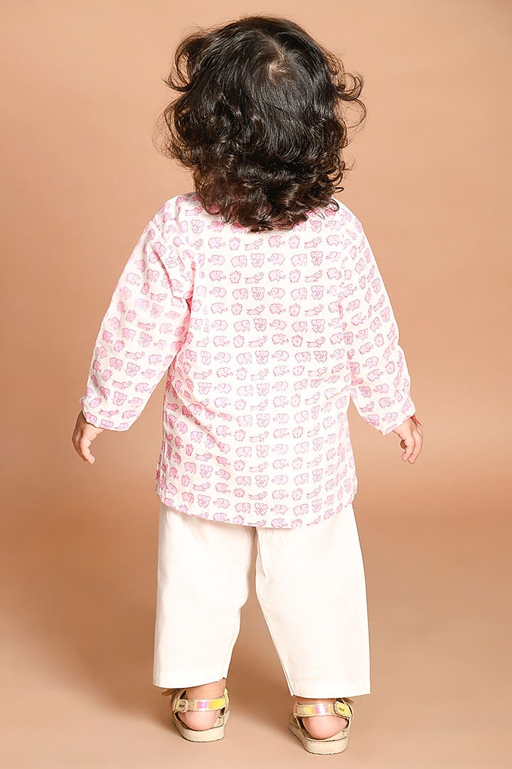 Pink Car Printed Kurta Set by LIL PITAARA at Pernia's Pop Up Shop