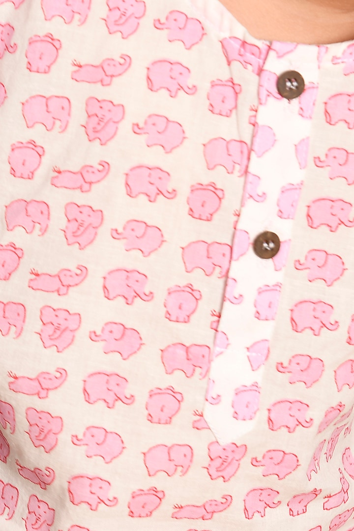 Pink Car Printed Kurta Set by LIL PITAARA at Pernia's Pop Up Shop