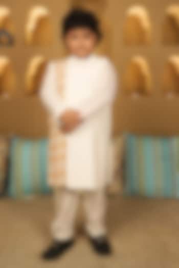 Off-White Mul Mul Kurta Set For Boys by Little Maisyy at Pernia's Pop Up Shop