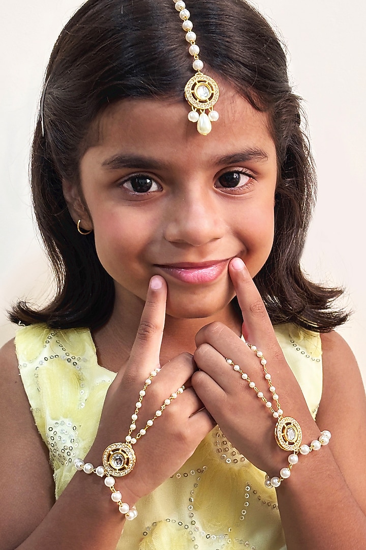 Golden Kundan & Pearls Hathphool Set For Girls by Lime by Manika at Pernia's Pop Up Shop