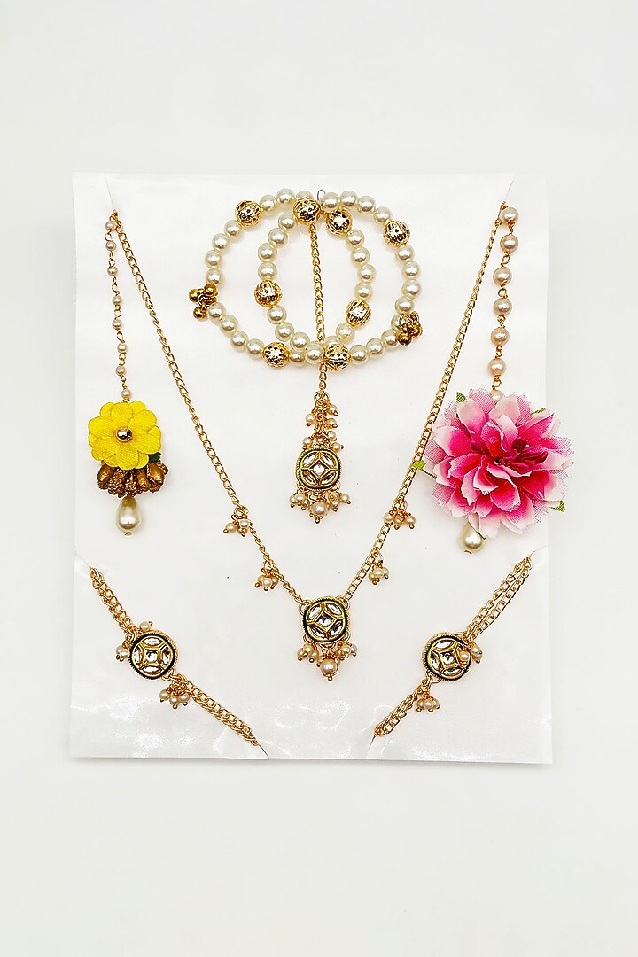 Golden Kundan & Pearls Necklace Set For Girls by Lime by Manika at Pernia's Pop Up Shop