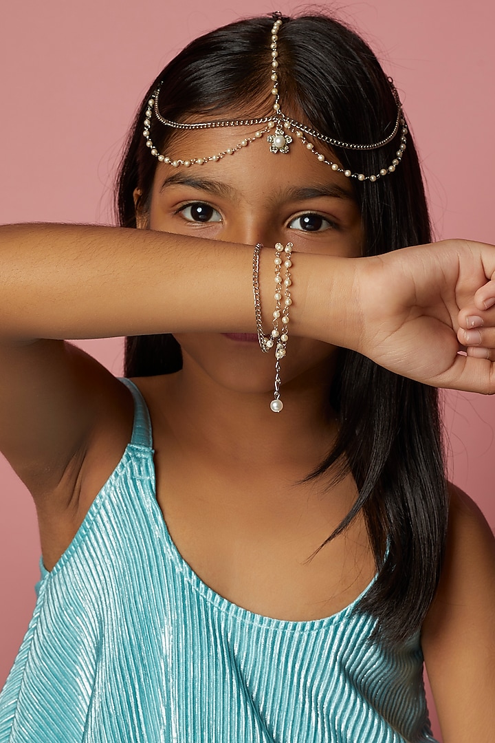 Silver Floral Mathapatti With Bracelet For Girls by Lime by Manika