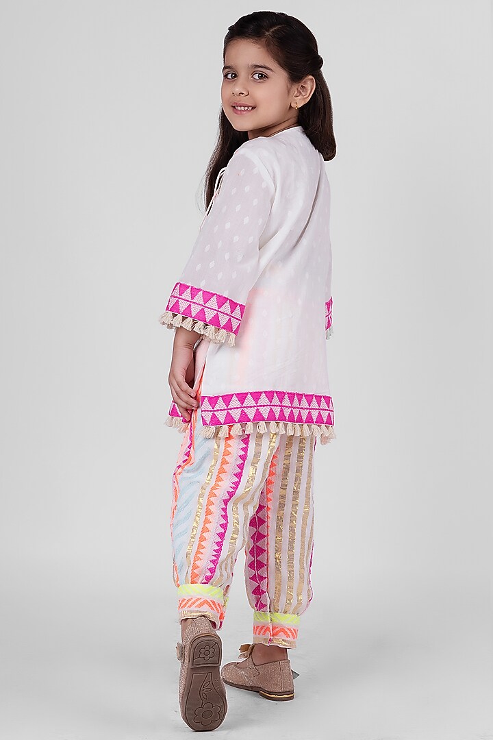 White Cotton Printed Kurta Set For Girls by Little Rabbits at Pernia's Pop Up Shop