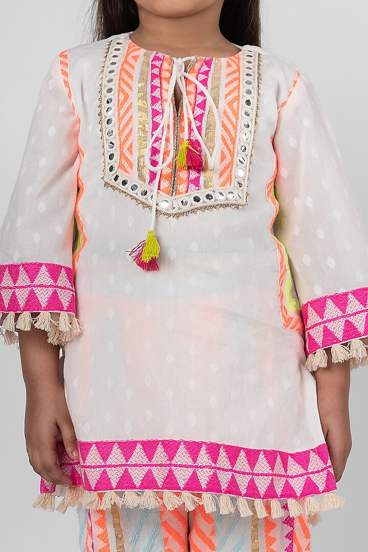 White Cotton Printed Kurta Set For Girls by Little Rabbits at Pernia's Pop Up Shop