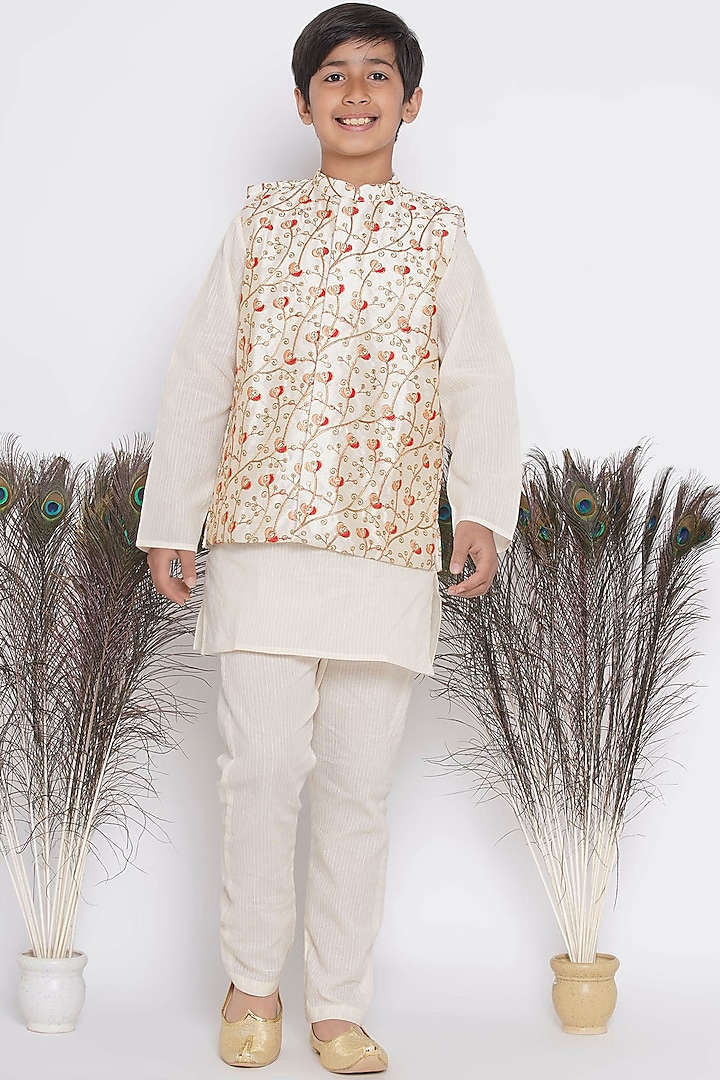 Cream Banarasi Silk Embroidered Bundi Jacket With Kurta Set For Boys by Little Bansi