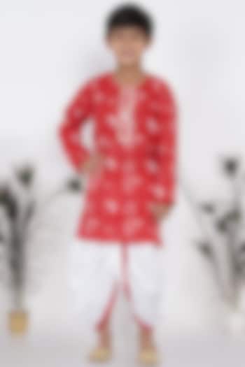 Red Floral Printed Kurta Set For Boys by Little Bansi