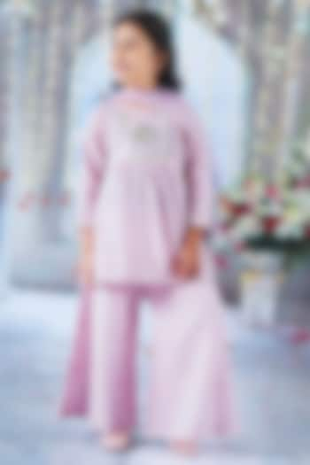 Pink Cotton Embroidered Kurta Set For Girls by Little Bansi at Pernia's Pop Up Shop