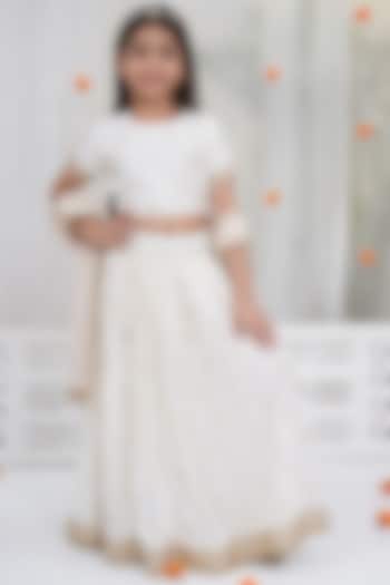 White Cotton Linen Floral Embroidered Lehenga Set For Girls by Little Bansi at Pernia's Pop Up Shop