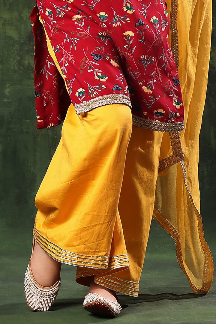 Red Viscose Cotton Embellished & Printed Kurta Set For Girls by LittleCheer at Pernia's Pop Up Shop