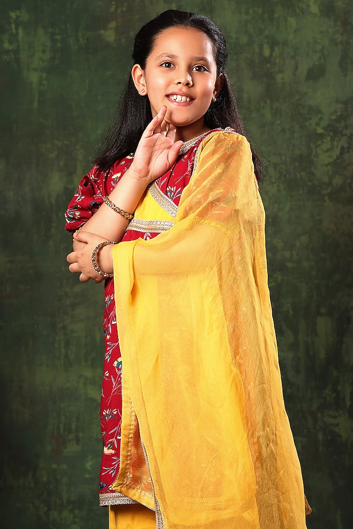 Red Viscose Cotton Embellished & Printed Kurta Set For Girls by LittleCheer at Pernia's Pop Up Shop