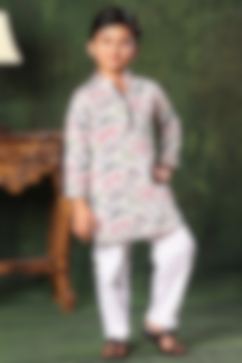 White Viscose Cotton Floral Printed Kurta Set For Boys by LittleCheer