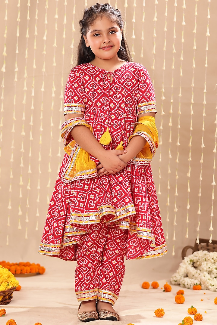 Red Cotton Ikat Printed High-Low Kurta Set For Girls by LittleCheer at Pernia's Pop Up Shop