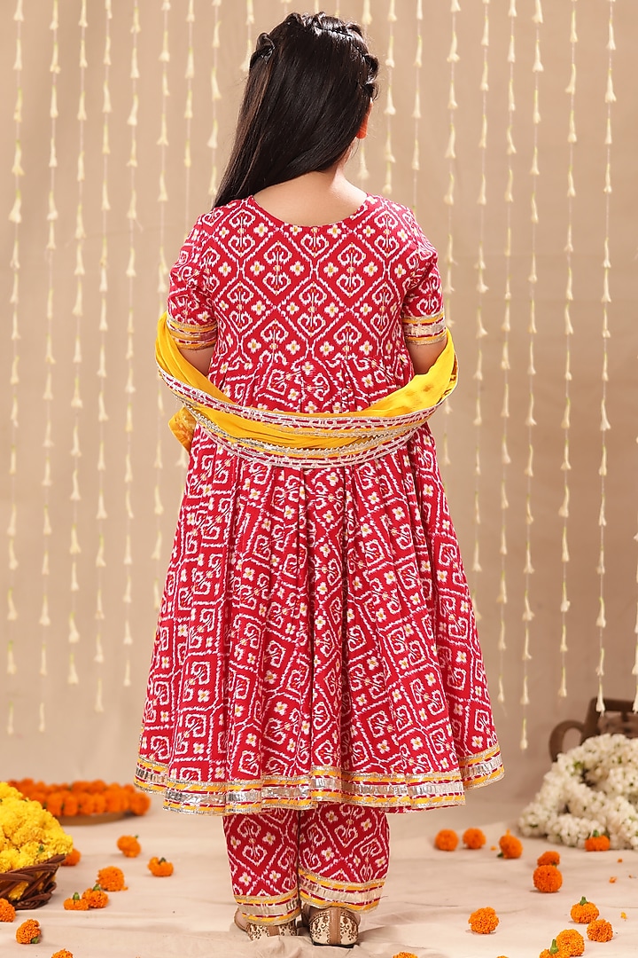 Red Cotton Ikat Printed High-Low Kurta Set For Girls by LittleCheer at Pernia's Pop Up Shop