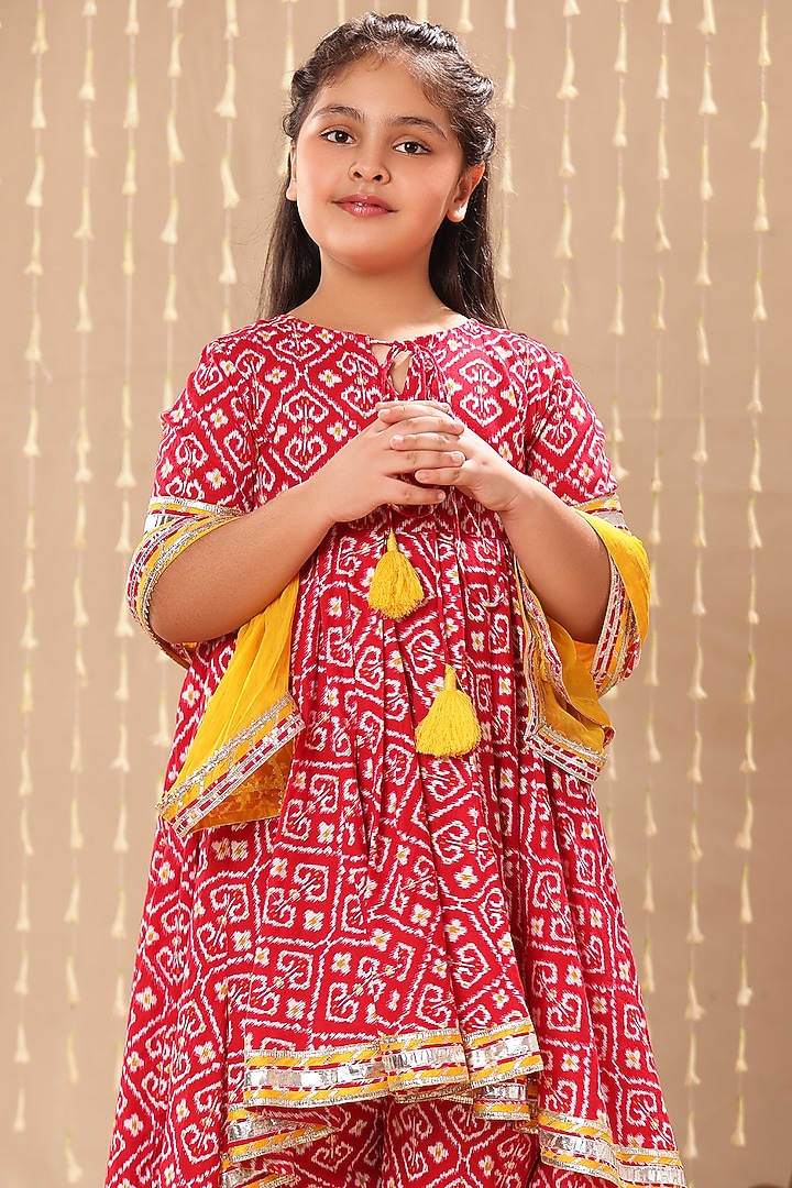 Red Cotton Ikat Printed High-Low Kurta Set For Girls by LittleCheer at Pernia's Pop Up Shop
