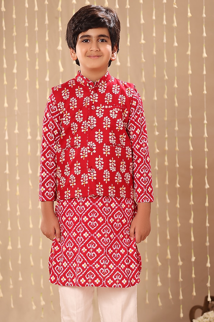 Red Cotton Floral Printed Nehru Jacket Set For Boys by LittleCheer at Pernia's Pop Up Shop