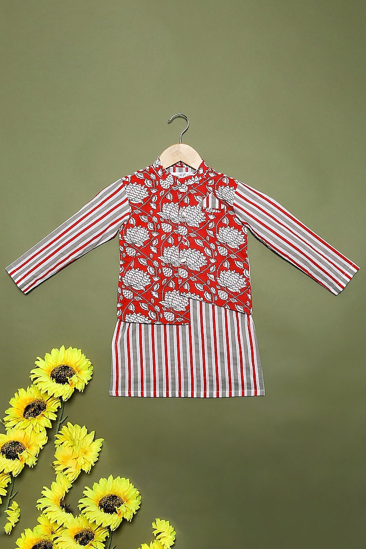 Red Printed Kurta With Bundi Jacket For Boys by The Little Edition