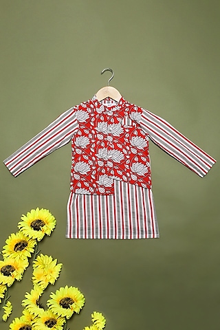 Red Printed Kurta With Bundi Jacket For Boys by The Little Edition
