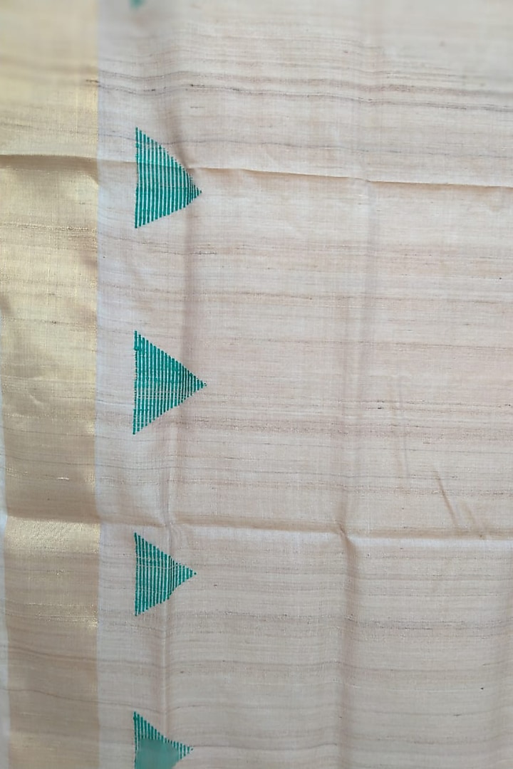 Nude Handwoven Saree With Geometric Motifs by Itsree at Pernia's Pop Up Shop