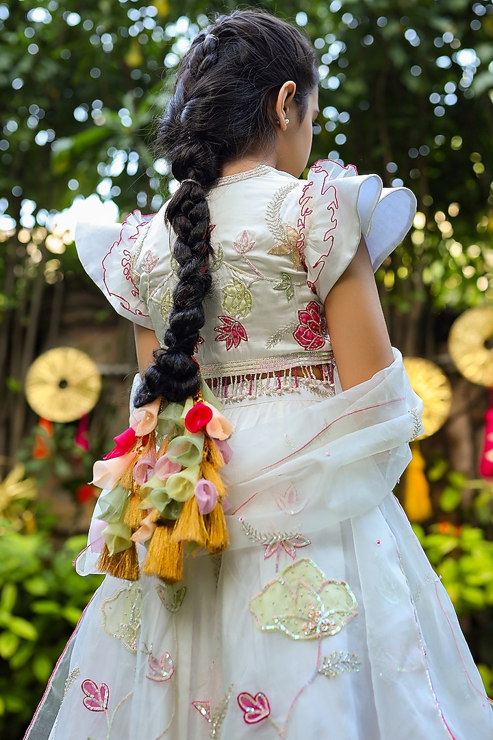 White Embroidered Lehenga Set For Girls by Littleens at Pernia's Pop Up Shop