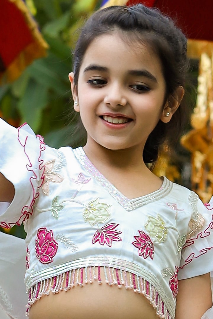 White Embroidered Lehenga Set For Girls by Littleens at Pernia's Pop Up Shop