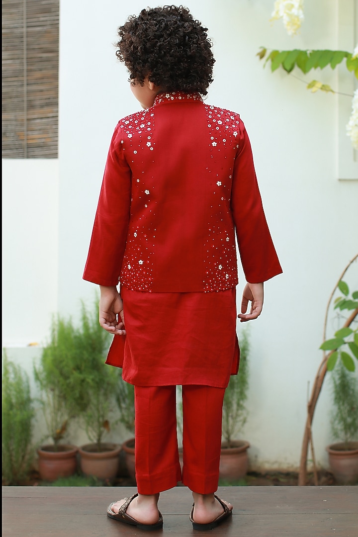 Red Kurta Set With Embroidered Nehru Jacket For Boys by Littleens at Pernia's Pop Up Shop