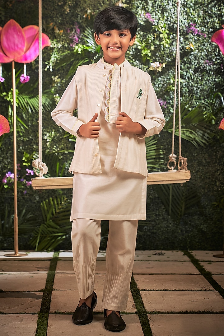 Off-White Chanderi Bundi Jacket & Kurta Set For Boys by Little Luxury