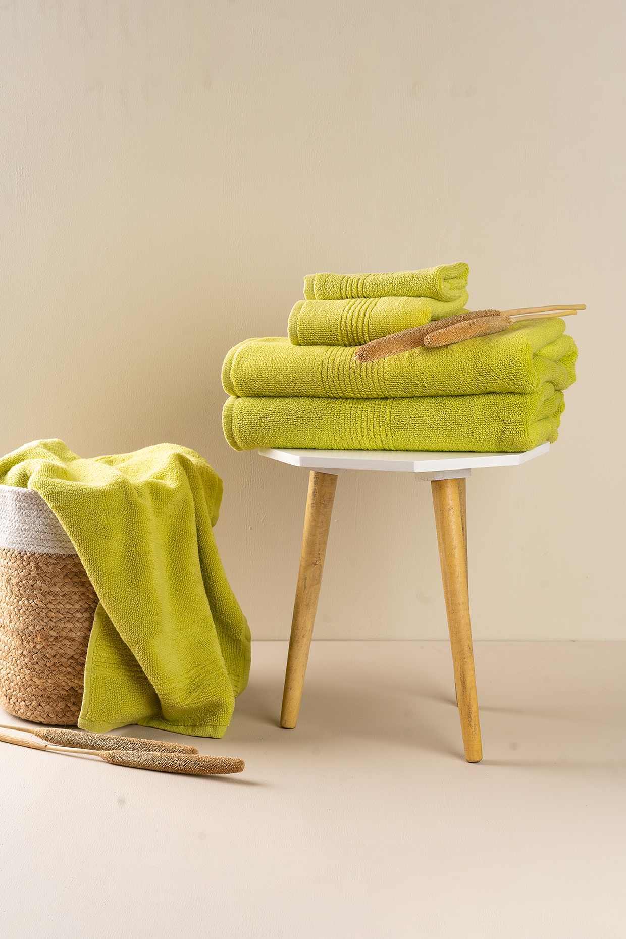 Lime green online towels